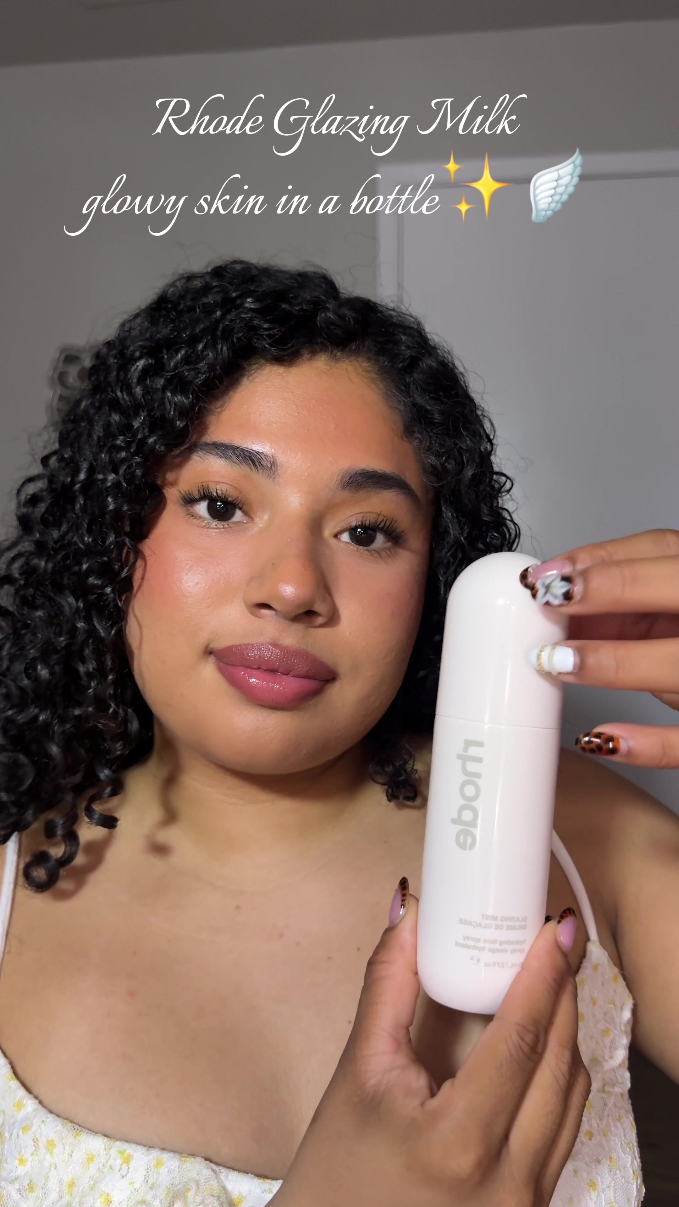 Este glow está givinggg ✨ La piel se siente so hydrated y se ve súper fresh & glowy. Definitely obsessed with this gl...