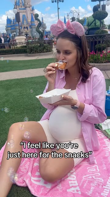 What made you think that?😅👀 #pregnant #pregnancy #disney #disneytiktok #disneysnacks #pregnantwithtwins