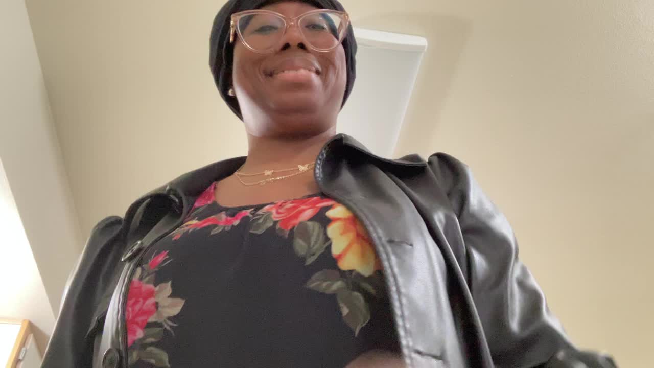 Hey, lets unpack some of my latest reads! Welcome to my little corner of BookTok. What book genres are you into? And,...