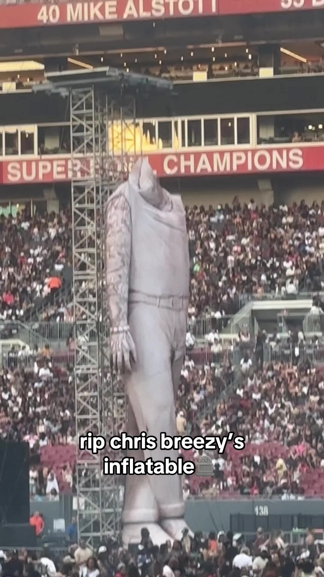 🤣🤣 #chrisbrown #breezybowl #tampa #concert #fypシ゚viral #trending