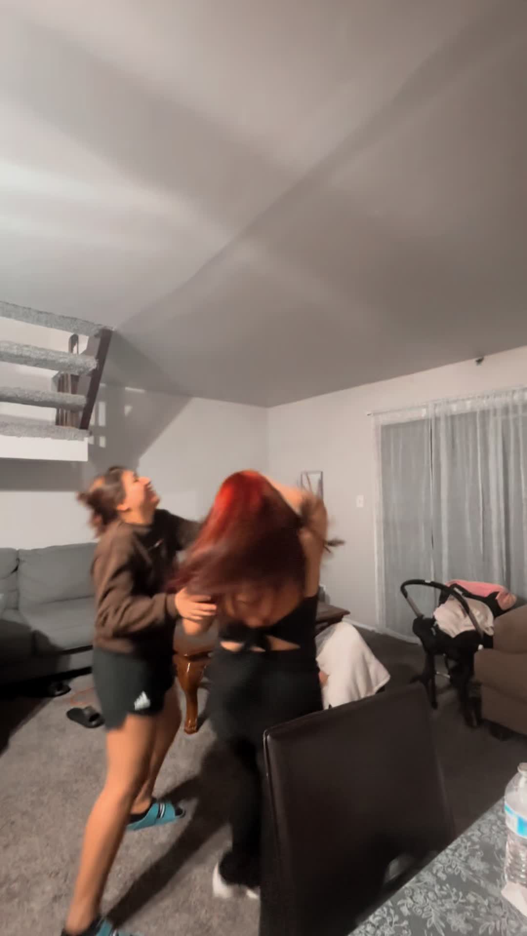 😹