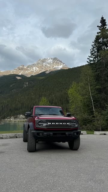 #AD How does this road exist in Canada!!! It has beautiful views of forests and snowcapped mountains, crystal blue la...