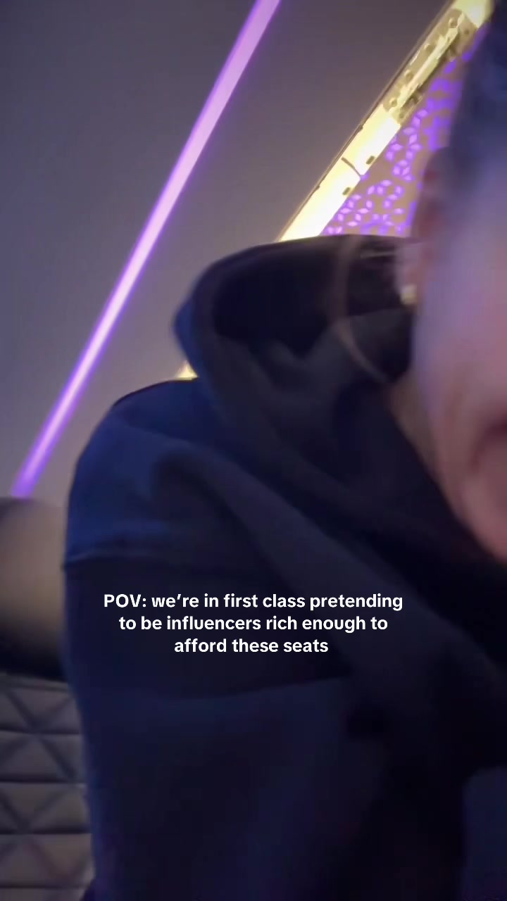 Time to spread some piggy power in delta 1st 😏✈️#fypシ゚viral #piggypower #firstclass #contentcreator #relatable