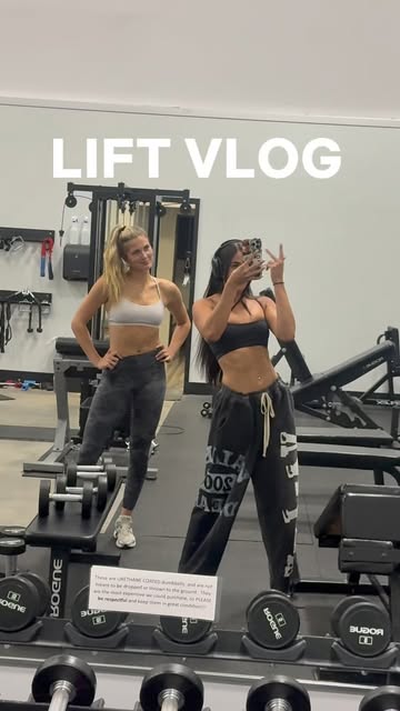 lift vloggg upper body day 🏋️‍♀️ @gabby.ehlers #gym #lifting #gymgirls #fitness