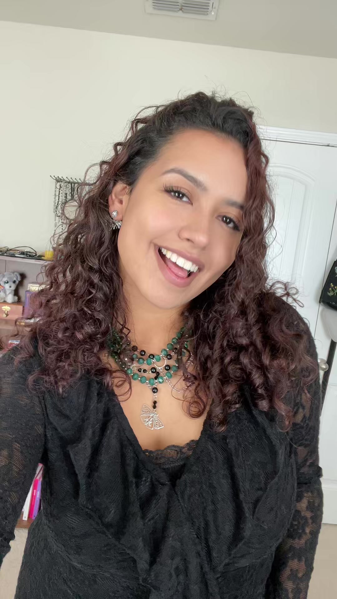 I loveee accessories ❣️🥰🥰🥰 Also wearing @Jiocolor offical lashes❣️ This was such a fun outfit to put together to s...