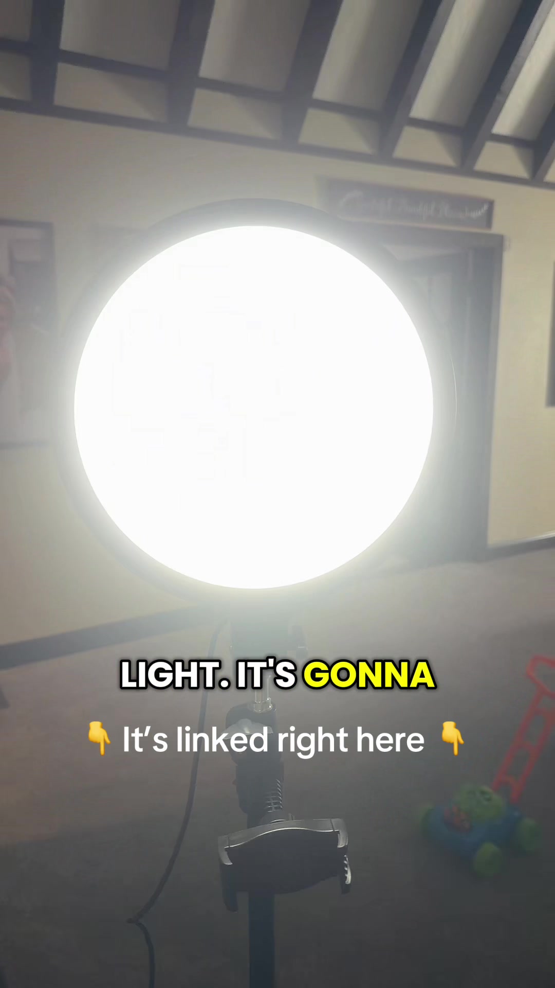Okayyyy so apparently lighting really IS everything 😭💡 #TikTokShop #ContentCreator #CreatorMustHaves #tiktokshopbac...
