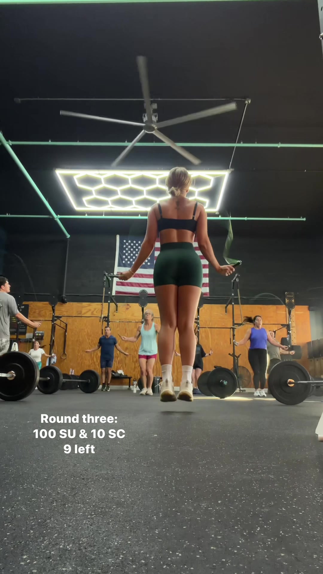Ok this was literally SO MUCH HARDER THAN IT LOOKS!!!! #wod #crossfit #gymgirl #gym #workout