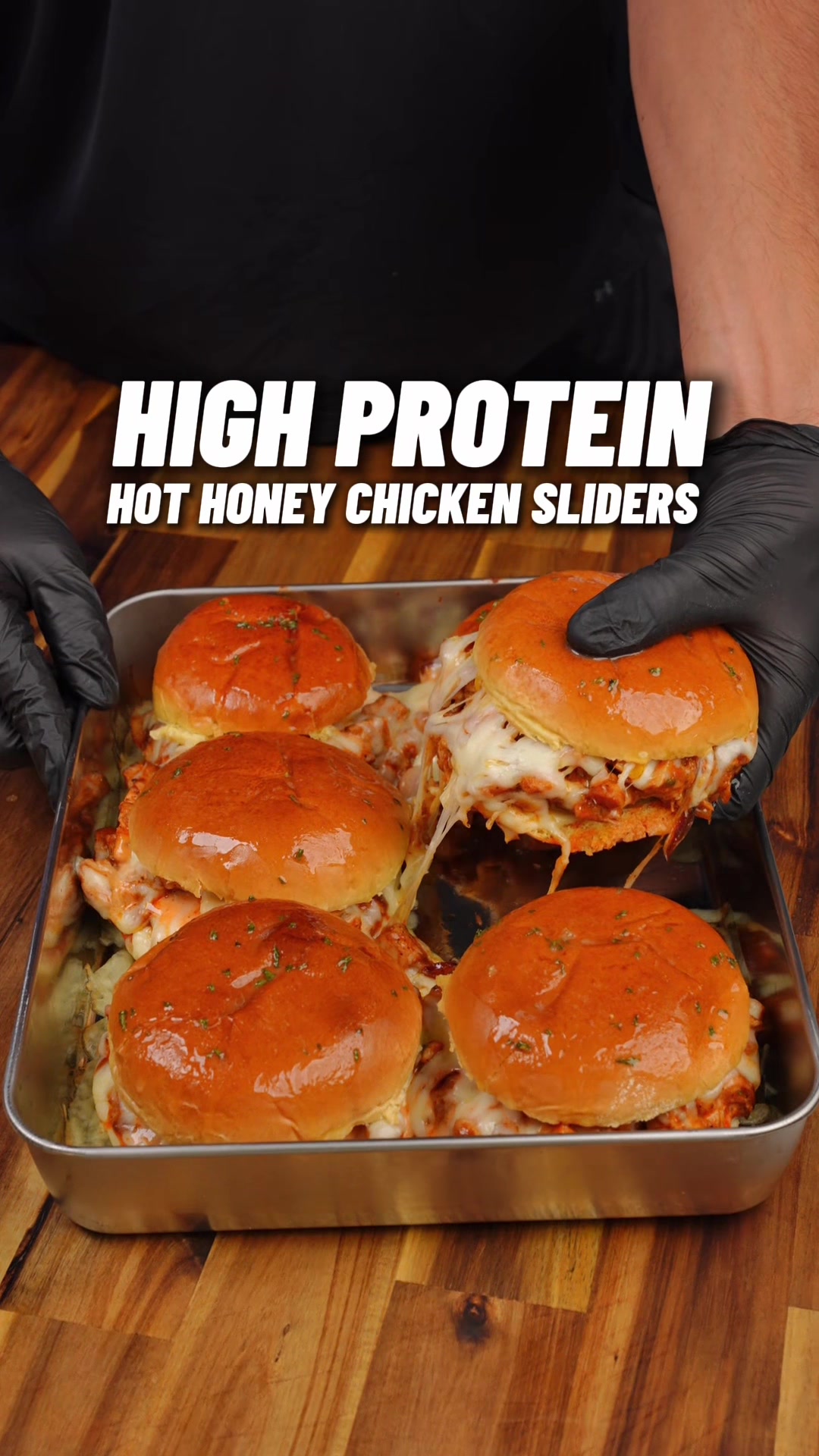 High Protein Hot Honey Chicken Sliders! 🔥🍯🍔#hothoneychickensliders #sliders #lowcalorie 56g Protein! ONLY 560 calo...