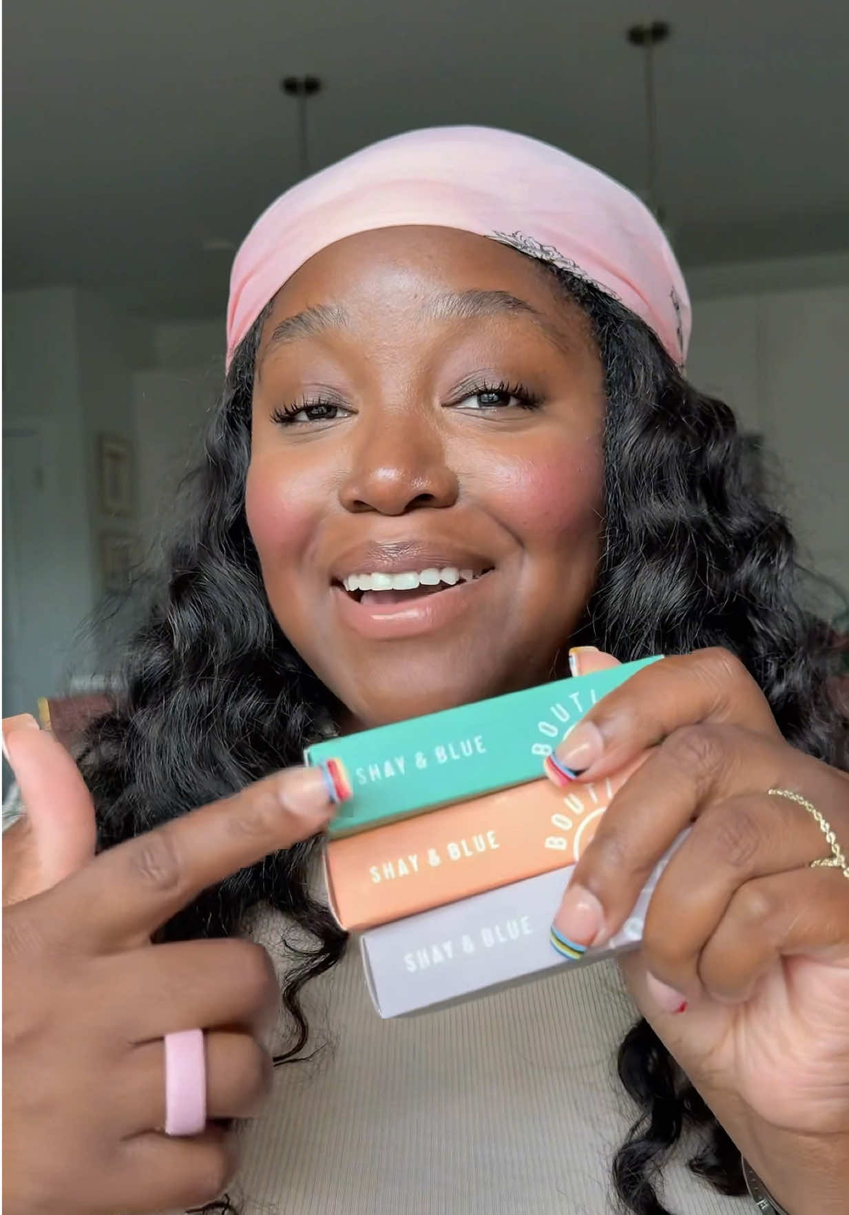 Try out @Shay & Blue USA ‘s scents before committing to your favorite one! ✨🩵 I loved finding my perfume scent! Get...