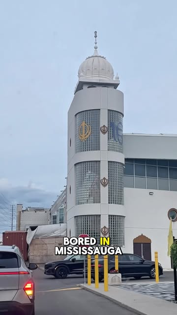 Checking Out The Gurdwara As A Muslim For First Time! #vlogs #sikhism #gurdwara #muslim #explore