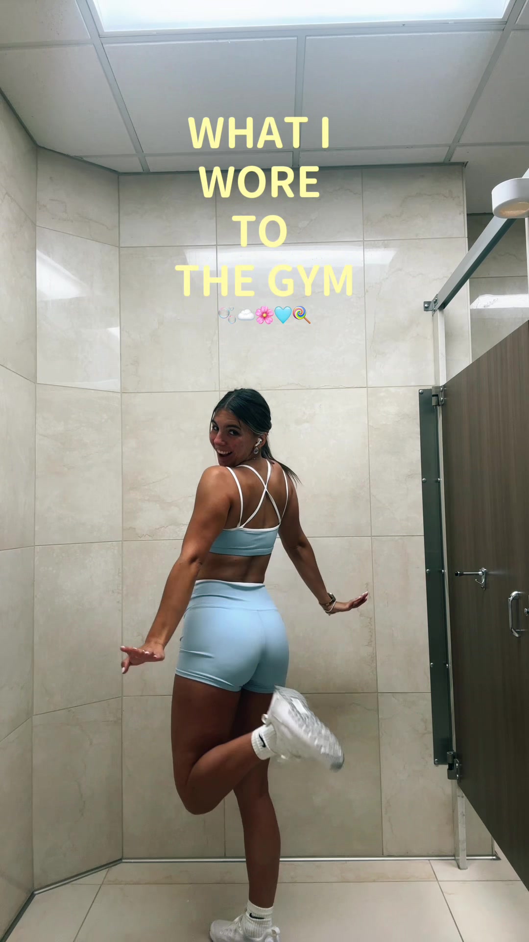 Happy friYAY ☀️ #gym #gymootd #gymgirls #ootd #gymfit