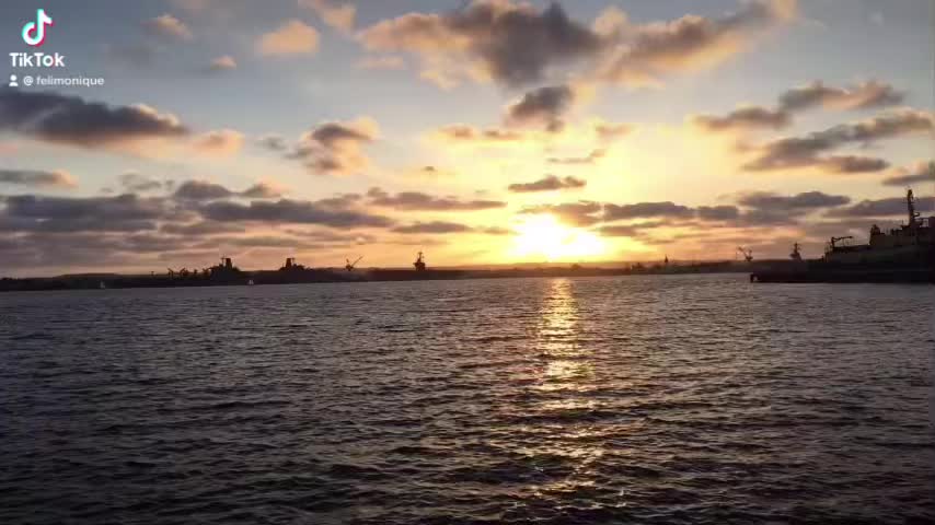 I love of view of the sunset over water. 😍 #pierview #sandiego