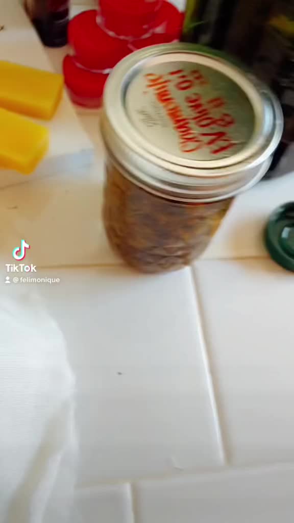 Vanilla Chamomile lip Balm/salve process ♥️ #lipbalm #salve #vanillachamomile #soothingthings