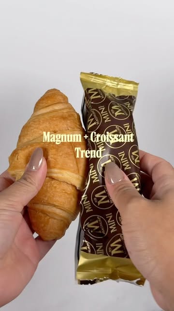 No me podía quedar con las ganas 😍 y tú tampoco así que pruébalo 🥐 @magnumicecream #magnumicecream #trendviral #cro...