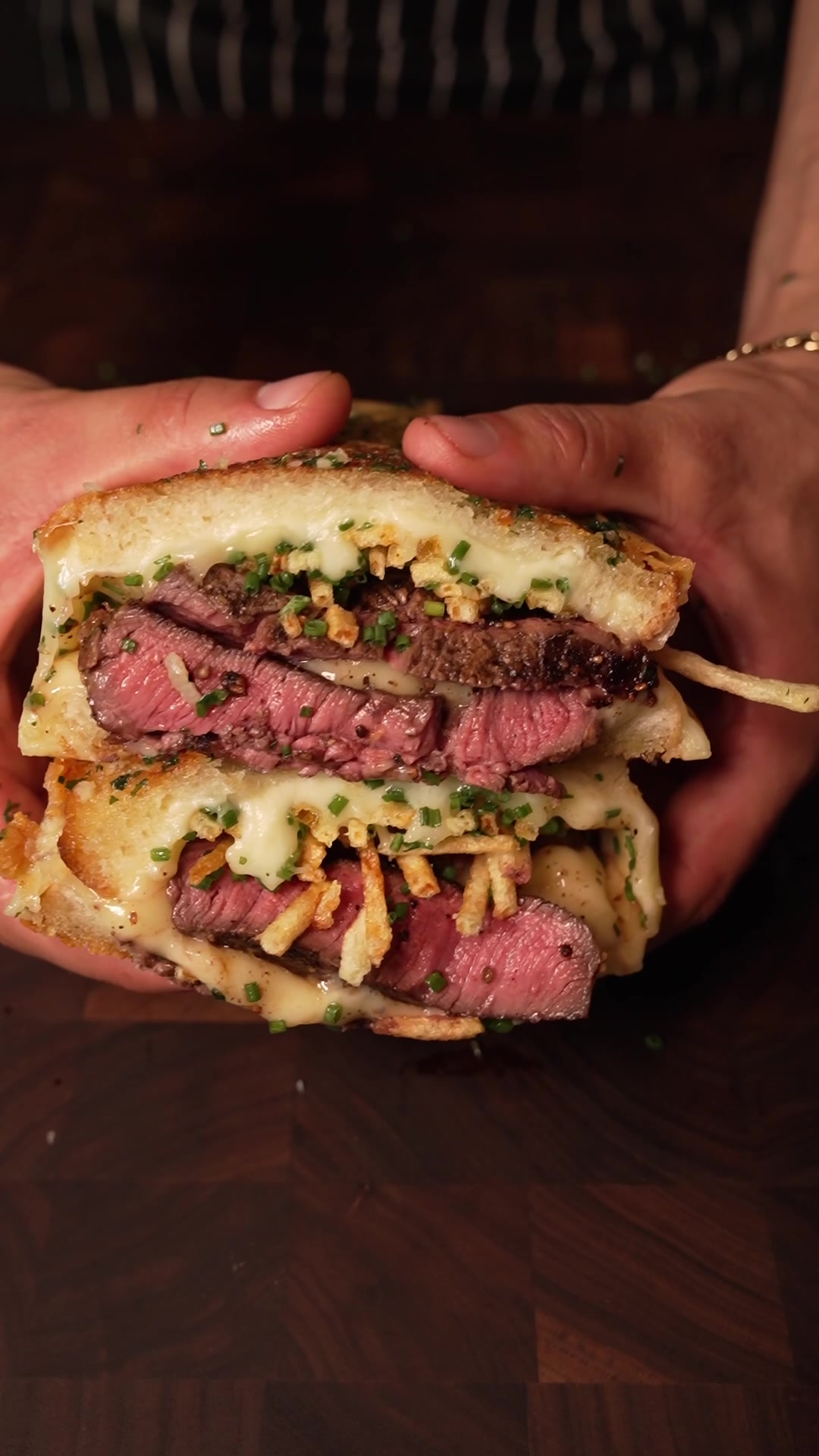 Comfort Food at its finest…Steak Grilled Cheese with French Onion Soup 🥩 🧀 🧅 #steak #france #asmr #frenchonion
