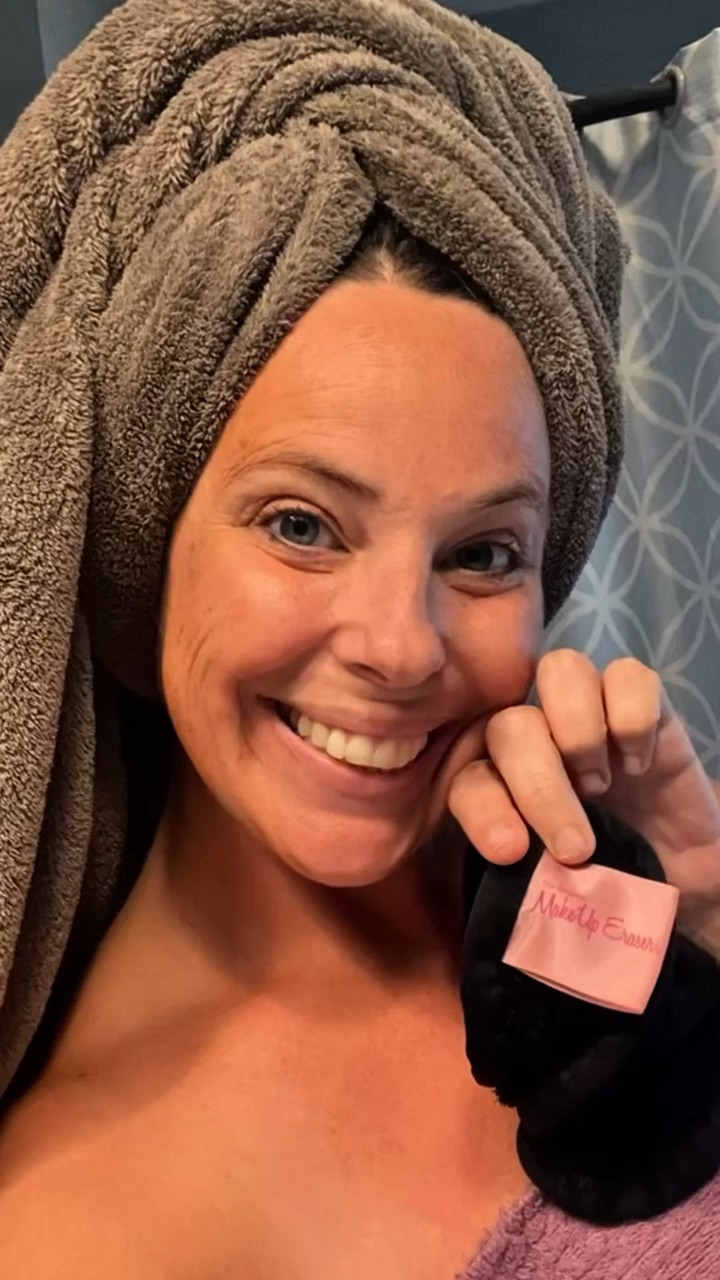 Makeup removal towel