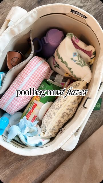 Baby pool day must haves! @321growusa @target @momcozy @pampersus @huggies @tubbytoddsquad @tubbytodd @bluelizardsuns...