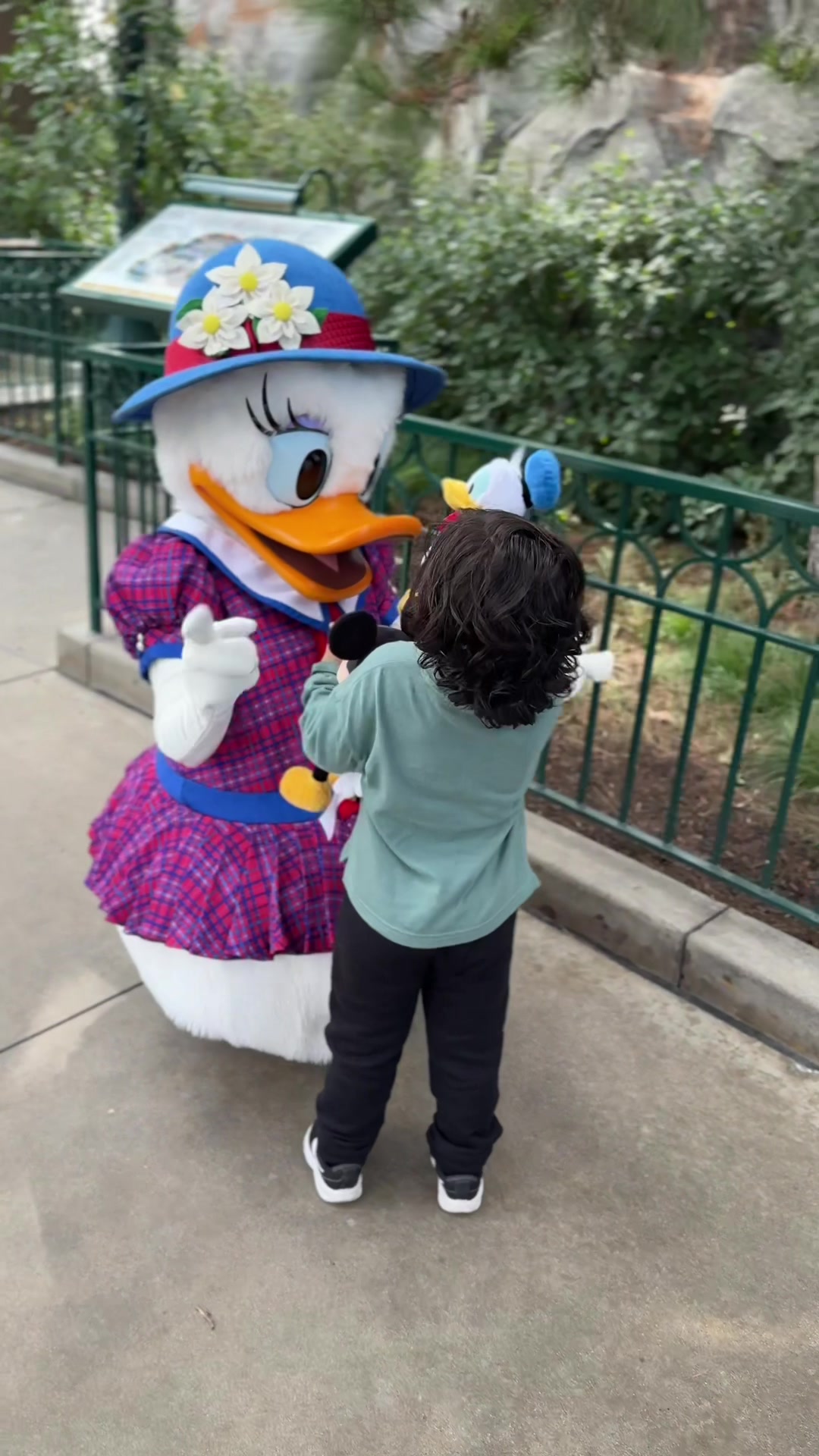 this day made my heart happy 🥹🫶🏼🥰 #disneyland #dca #mickeymouseclubhouse #birthday #family