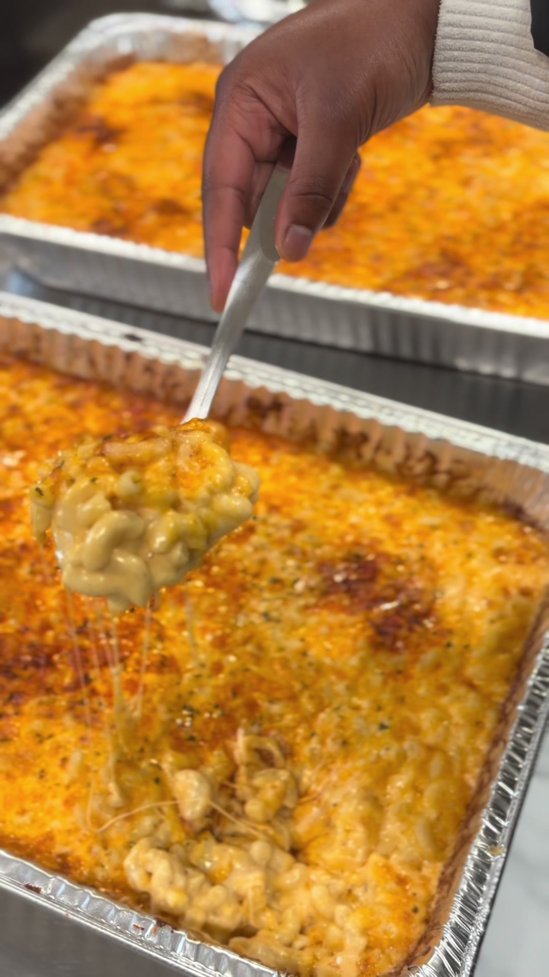 Mac n Cheese recipe #roux #cheesepull #creamy #soulfood #fyp