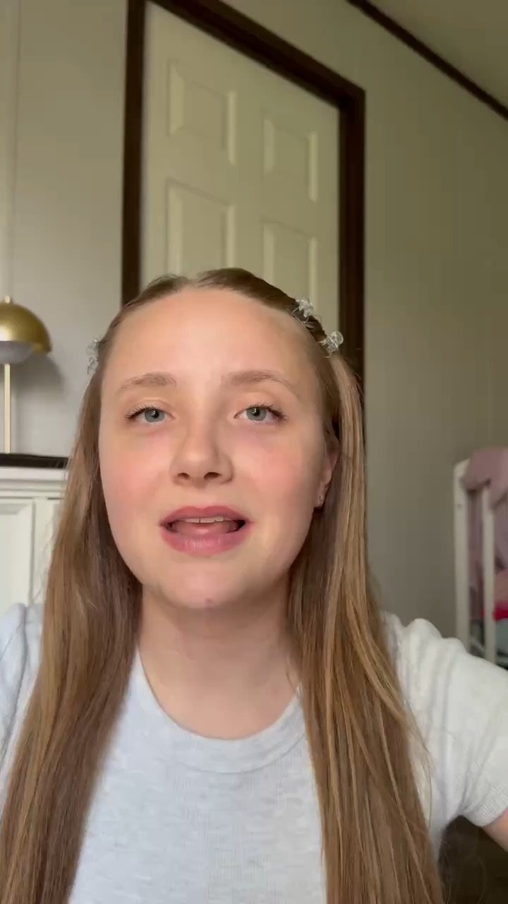 Plumping lips talking head + voiceover
