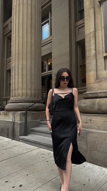 a day in the city in @newbellaofficial heels 🖤 use the code “LUCY” for 18% off on everything #newbellashoes #newbell...