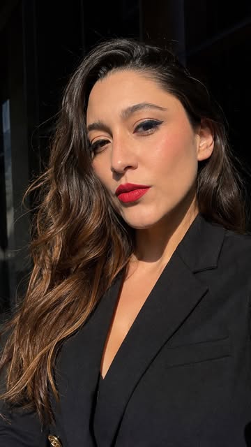 Nunca imaginé verme así. 💫 Primera vez en un estudio, primera vez maquillada por una profesional, primera vez forman...