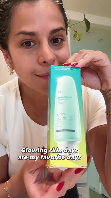 Glowing skin days are my favorite days ✨ I’ve been using the Dr.G Peeling Gel and it’s such a gentle way to remove de...