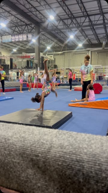 Doing what I do best #gymnastics 🤸‍♀️ Ayyyeee yall check out @lanilove_ song 🎵 #gymnasts #selftaught #trending #gym...