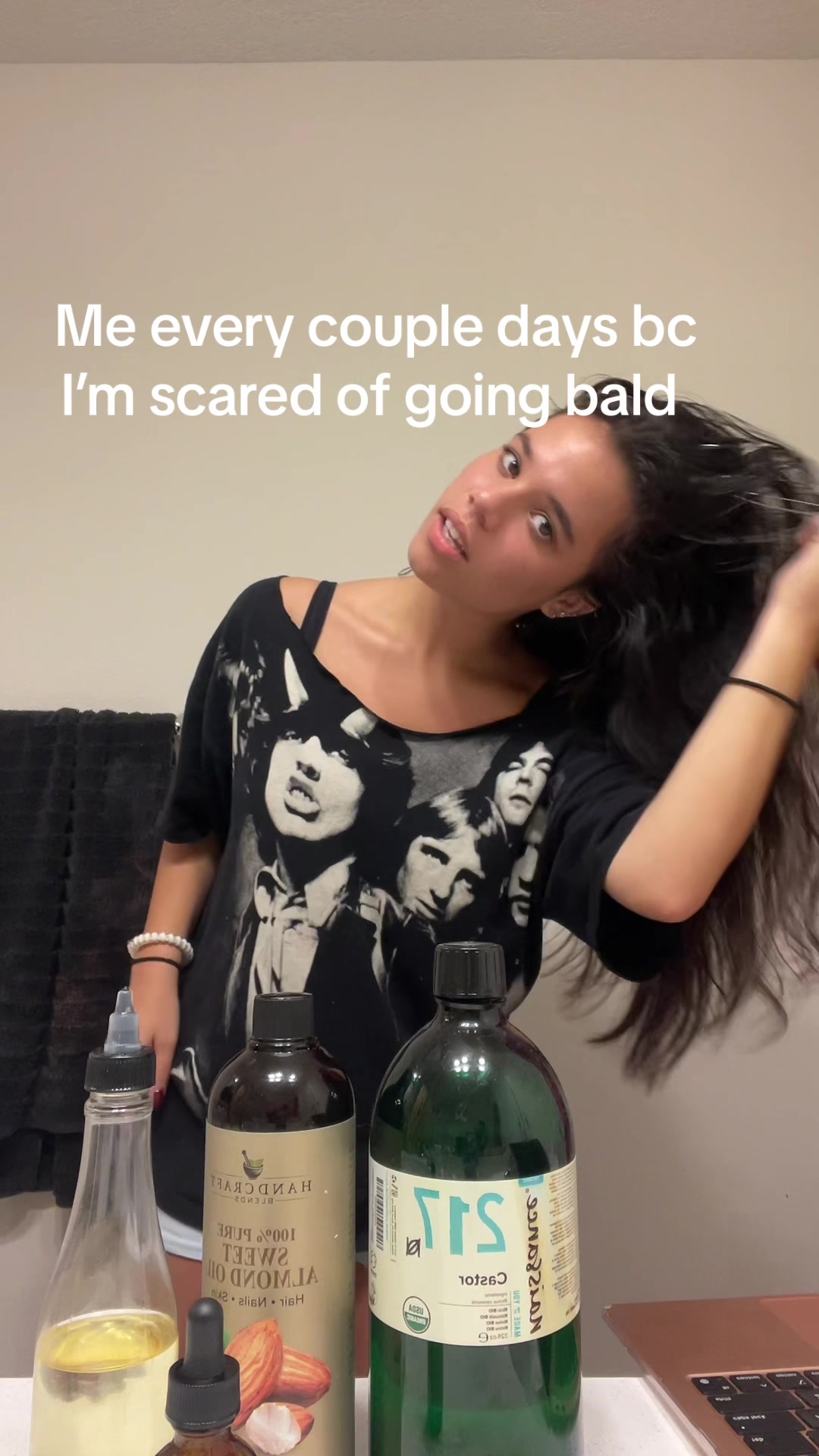 Yes the hairflip is necessary 💀#hairoiling #hair #hairgrowth #fypシ゚viral #fypage