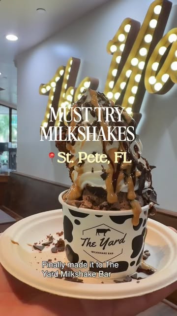 Come for the milkshakes, stay for ALL the options. 🥤🍓 We loved how much there was to choose from at @theyardmilksha...