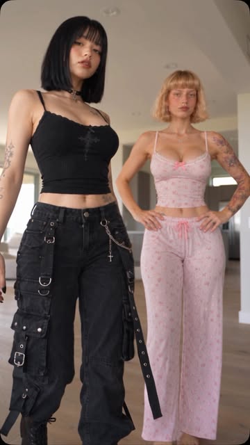 Two girls, two different vibes… 🖤🎀🔥 WHO DID IT BETTER?! 👀😭 TEAM BLACK 🖤 or TEAM PINK 💗? @mari.lolap #DanceReel...
