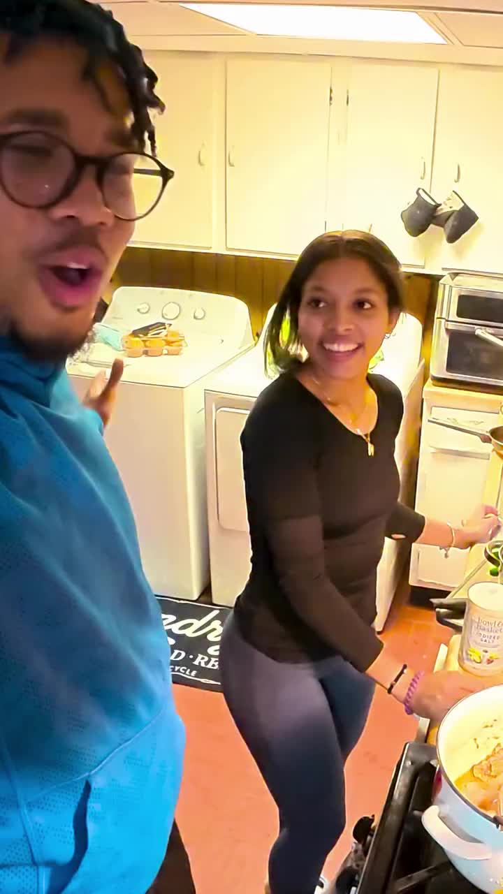 Cocinan con la marina 🗣️@Windy #farlin05 #parejas #comida