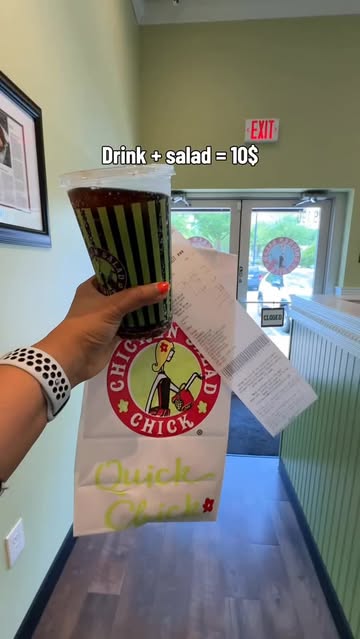 Hot girl lunch 🥗 @chickensaladchick hot girl lunch, chicken salad chick, lunch ideas, healthy lunch, easy lunch, foo...
