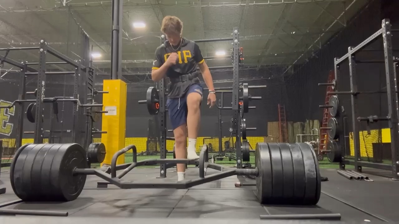 530lb deadlift