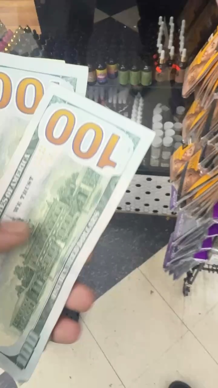 Lil Fully Shopping