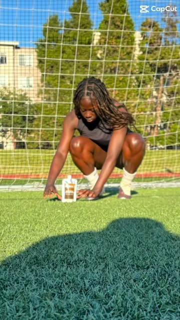 BTS w @dialedinsport / @a.n.a.paloma 📸 #dialedinathlete #behinedthescene #soccer #summer #d1athlete