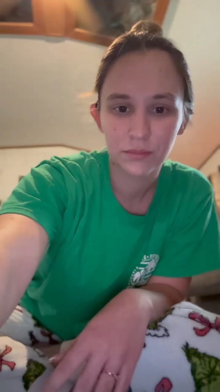 Unboxing video of birthday decorations/gifts