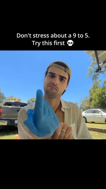 Currently chilling at the beach and having SSEMBLE work for me ahaha. Check the link in my bio for more info my dudes
