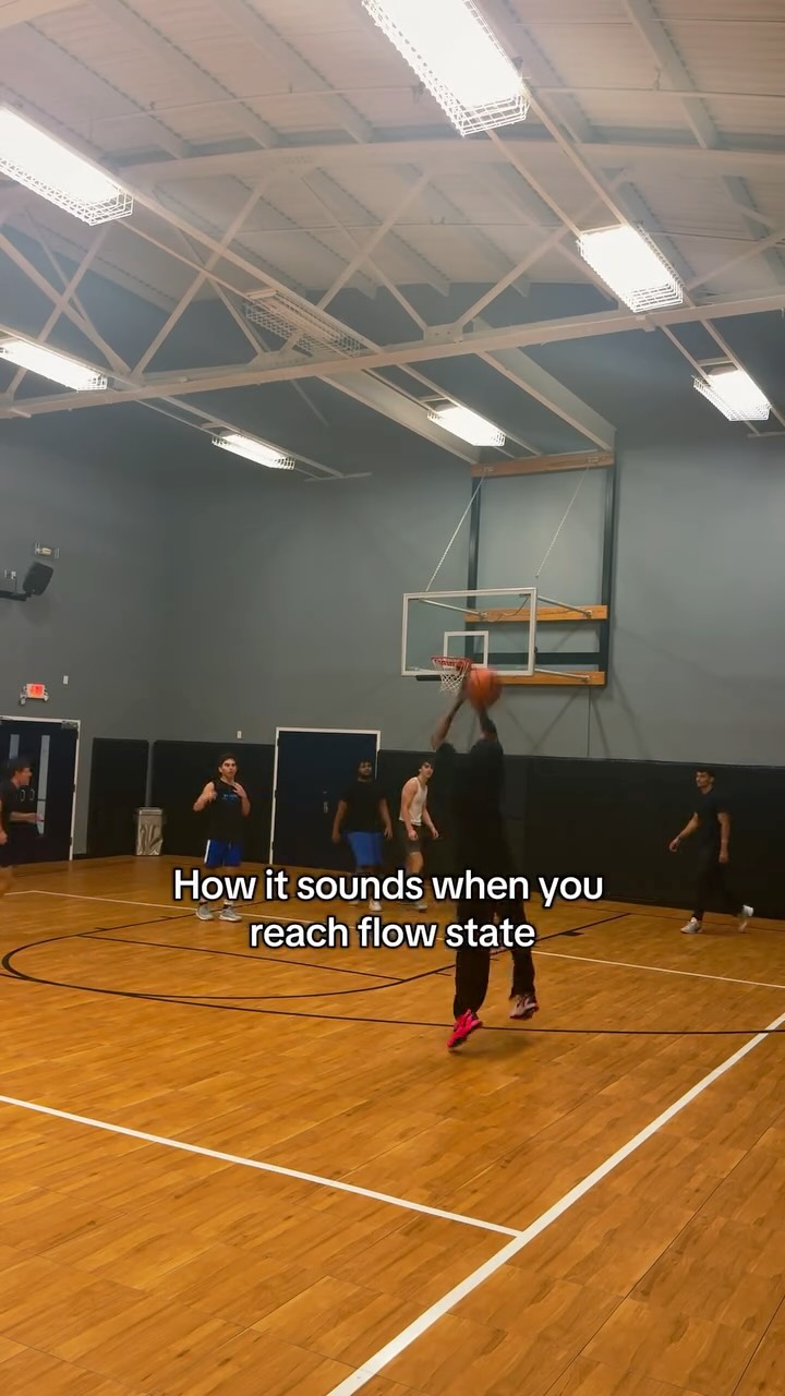 Once you hit flow state its over😂🏀 #basketball #hooper #athlete #shifty #explore