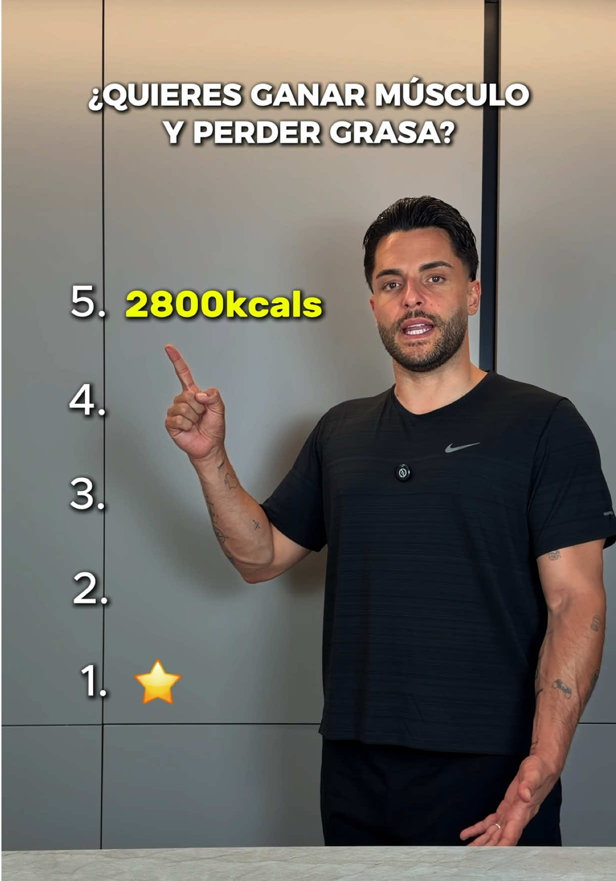 ¿Quieres ganar músculo y perder grasa pero no sabes cuánto comer? Con esta fórmula puedes calcular tus calorías, prot...
