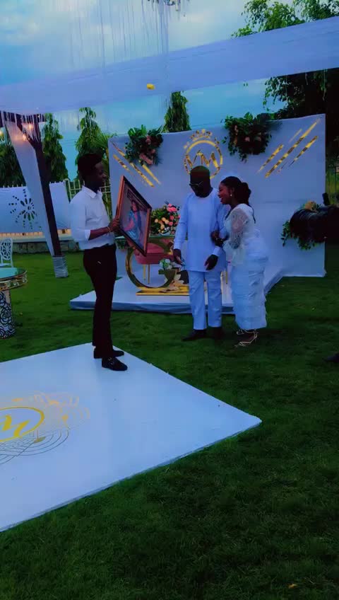 #goviral #goviraltiktok #global #fashion #famous #weddingtiktok #wedding #family #lovestory @Klassikal♐️ @Edzesim 💜...