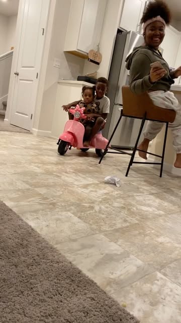 At this point I just live here 😩😩 #bigheadbaby #spoiledkids #babygirl #babyfever #babyboy #babycute