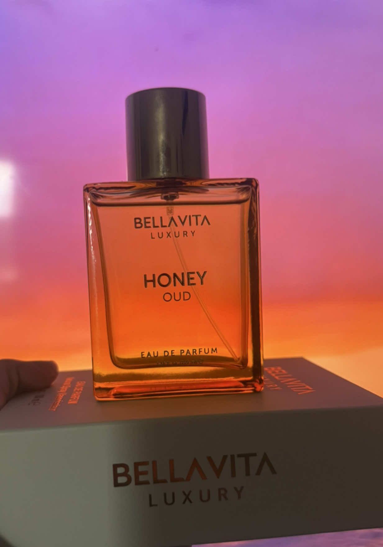 Best perfume that lasts longer and smells amazing @BellaVitashop #perfumetiktok #ugc #luxury #fyp #tiktokshop