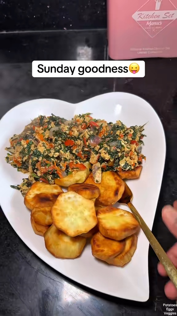 Fried eggs with veggies