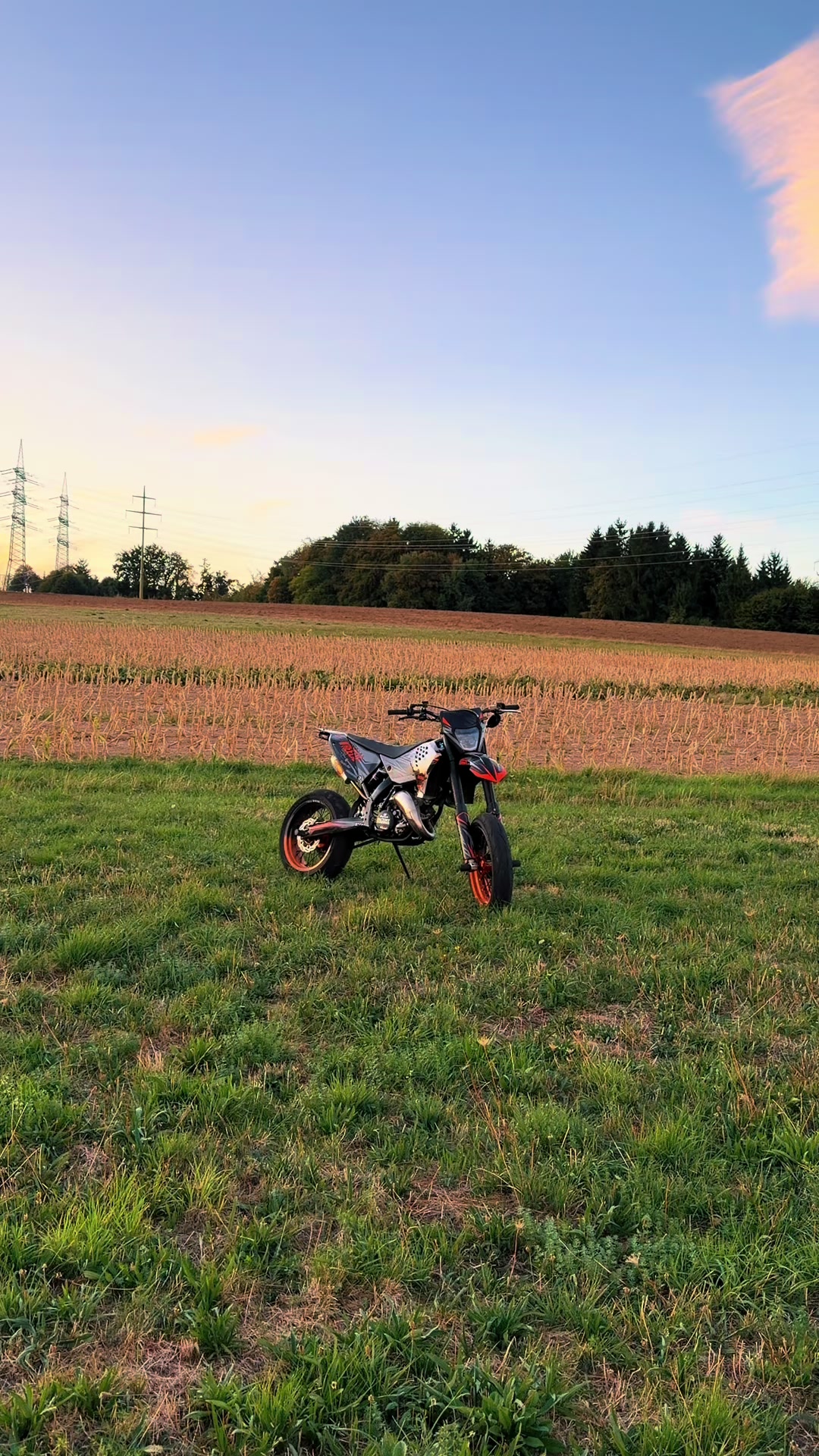 Peace😌/ #ktm #exc #125cc #fürdich #sonnenuntergang🌅 @່zøe ❤️