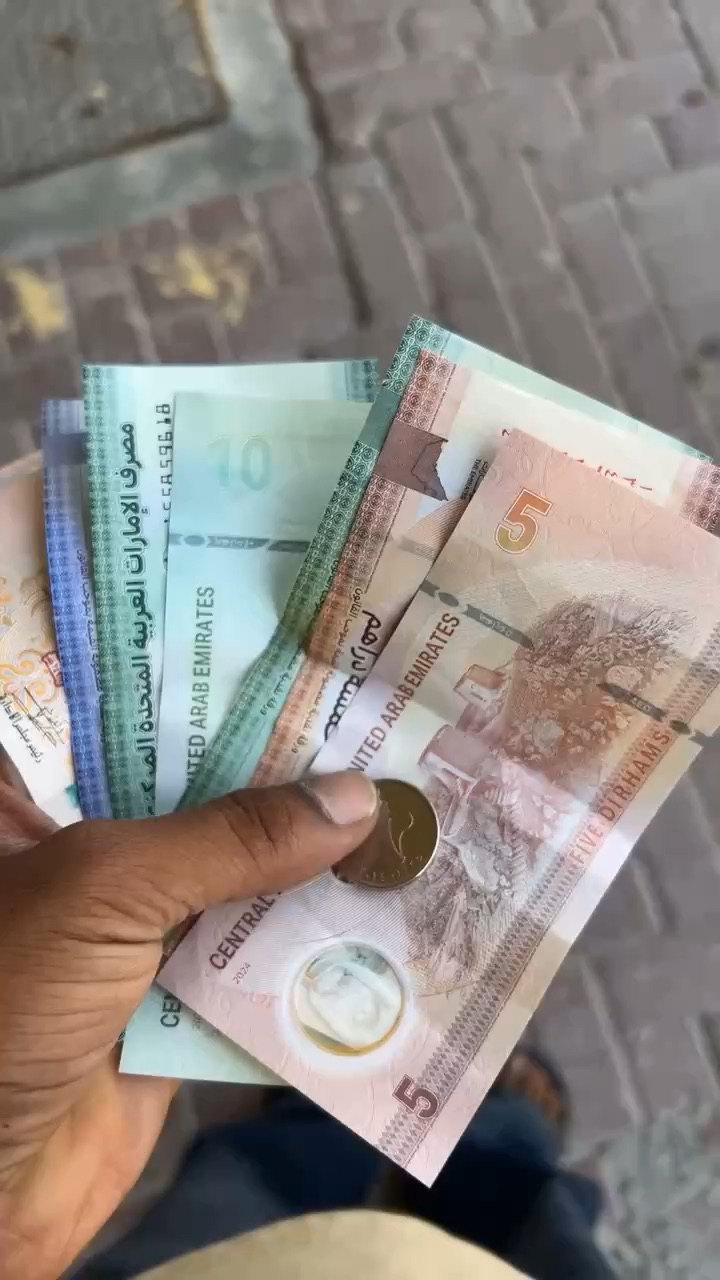 Dubai money 💴