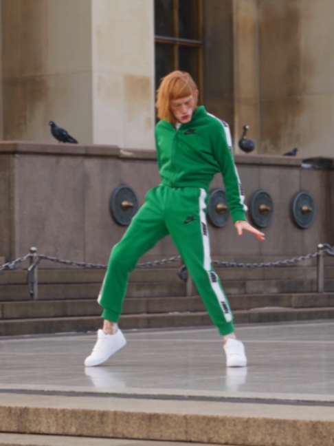 🕺 Mandei essa assim que a inspiração veio. #fyp #viral #ia #michaeljackson #dança