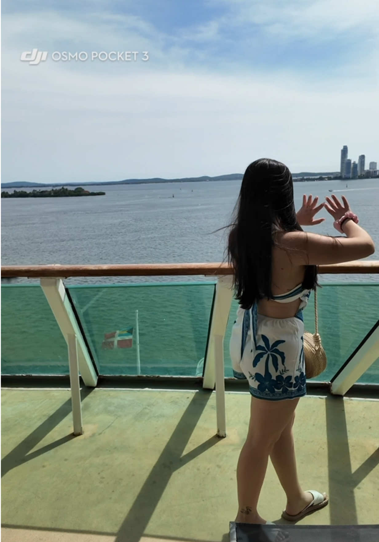 Asi es la suite de uno de los cruceros de royal Caribbean, estuvimos en el grandeur of the seas #grandeuroftheseas en...