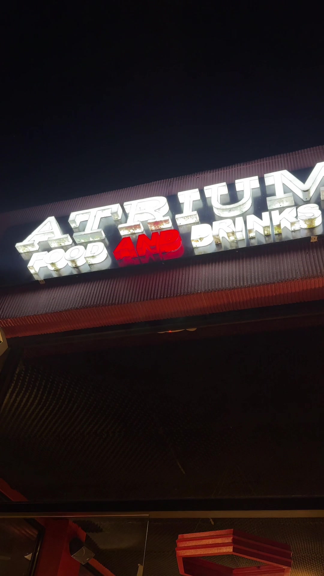 POV: no sabes qué comer y terminas encontrando un lugar que tiene de TODO 👀🍔🍕✨ Hoy conocí Atrium en Cartagena y de...
