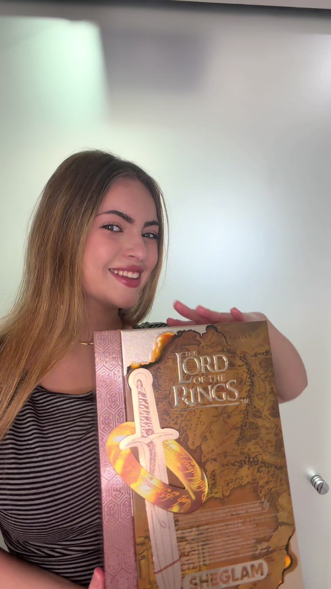 Headphones recommended!🤭 One makeup set to rule them all💛 #makeup #lotr #lordoftherings #sheglam #asmr @SHEGLAM